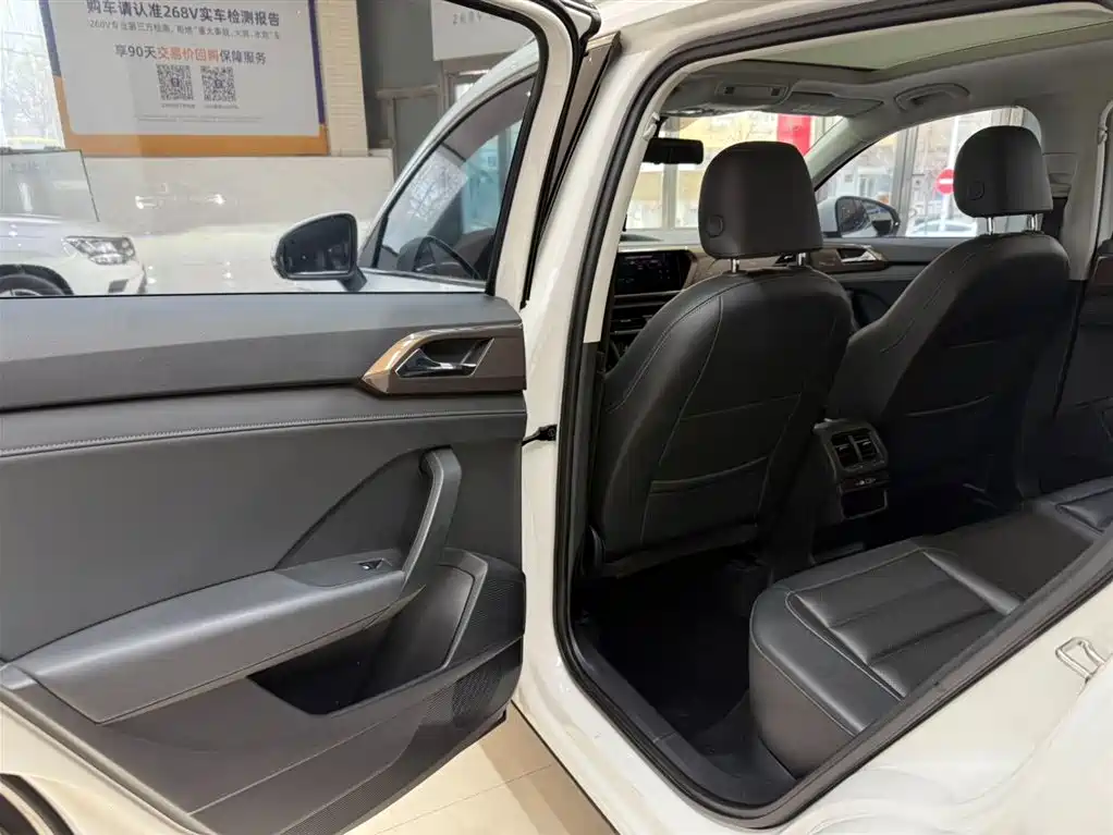 Volkswagen Tharu 2022 280TSI FWD Luxury Edition фото 17