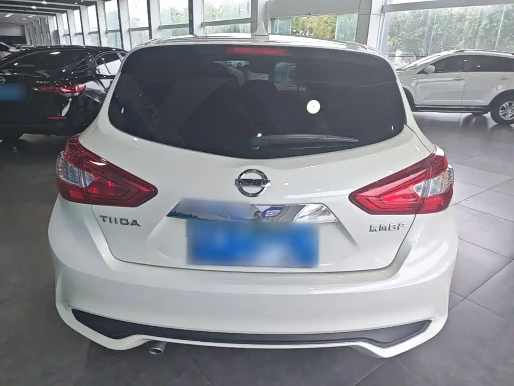 Photo 6 - Nissan Tiida