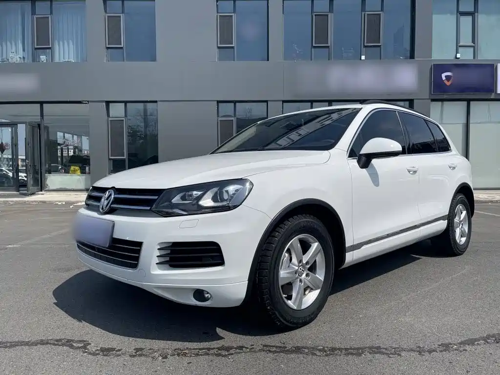 Фото 1 - Volkswagen Touareg
