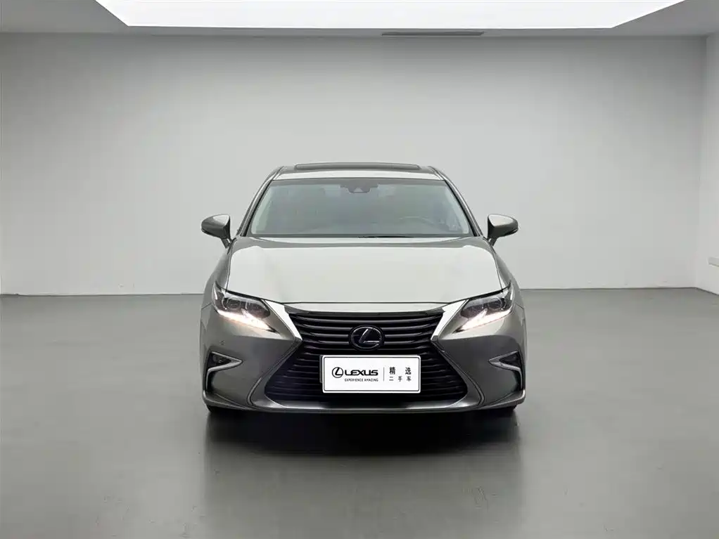 Lexus ES 2015 300h Comfort Edition фото 2