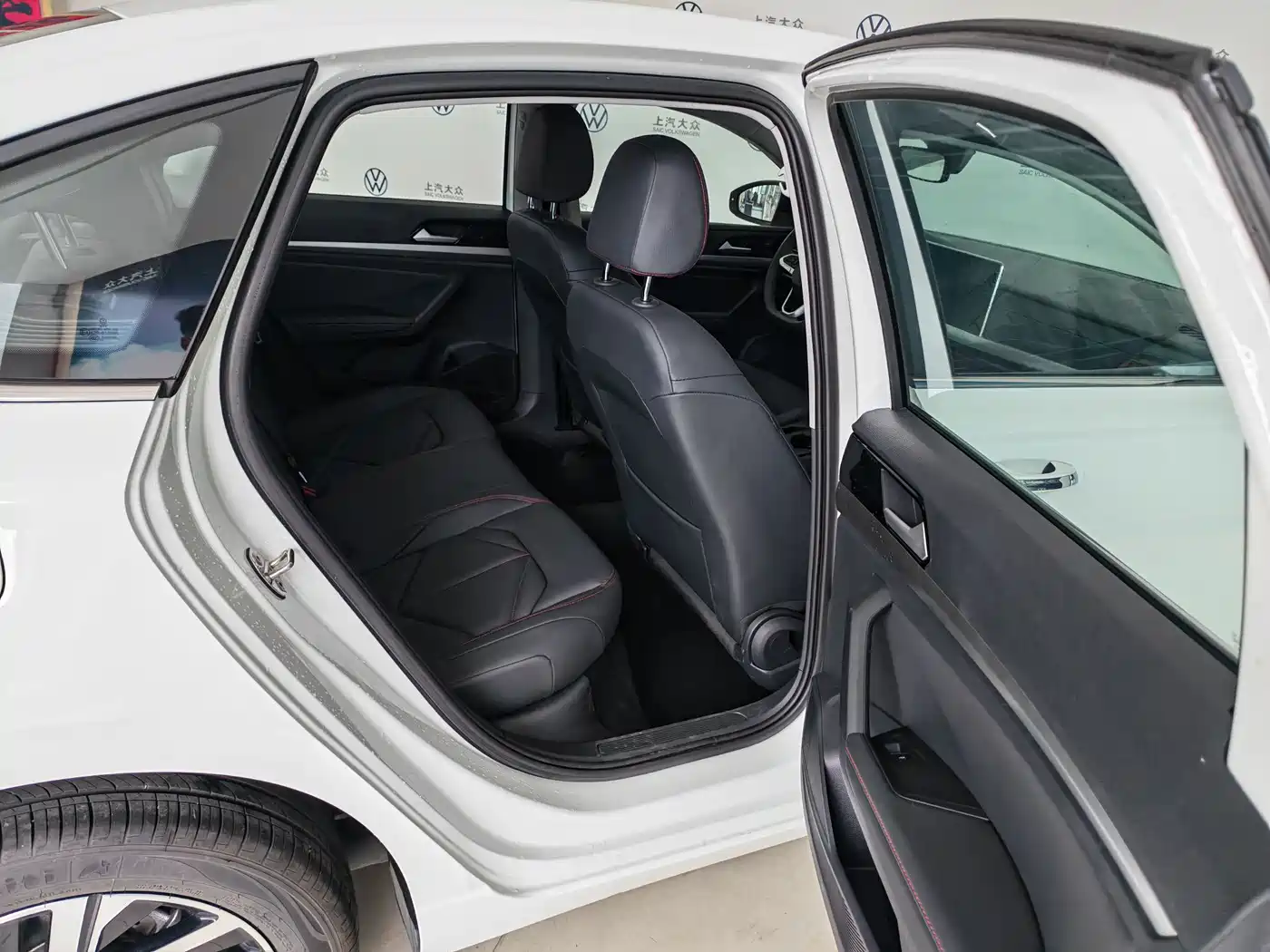 Volkswagen Lavida 2024 Model 300TSI DSG Starlight Leading Edition фото 10