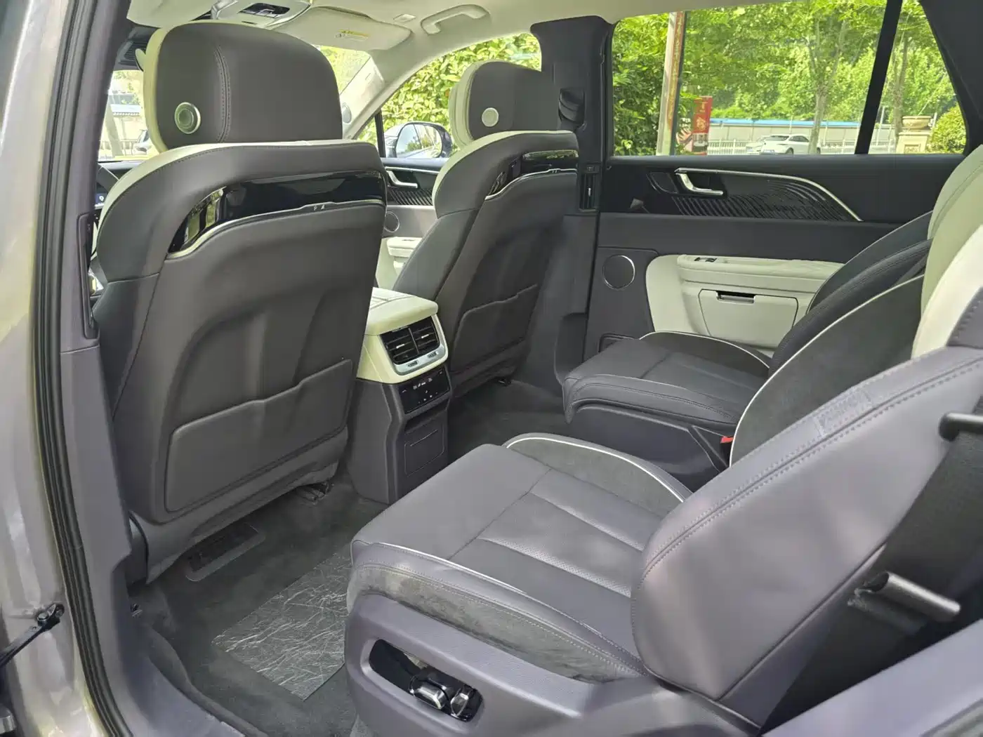 Hongqi E-HS9 2021 460km Flagship Comfort 6-seater фото 8