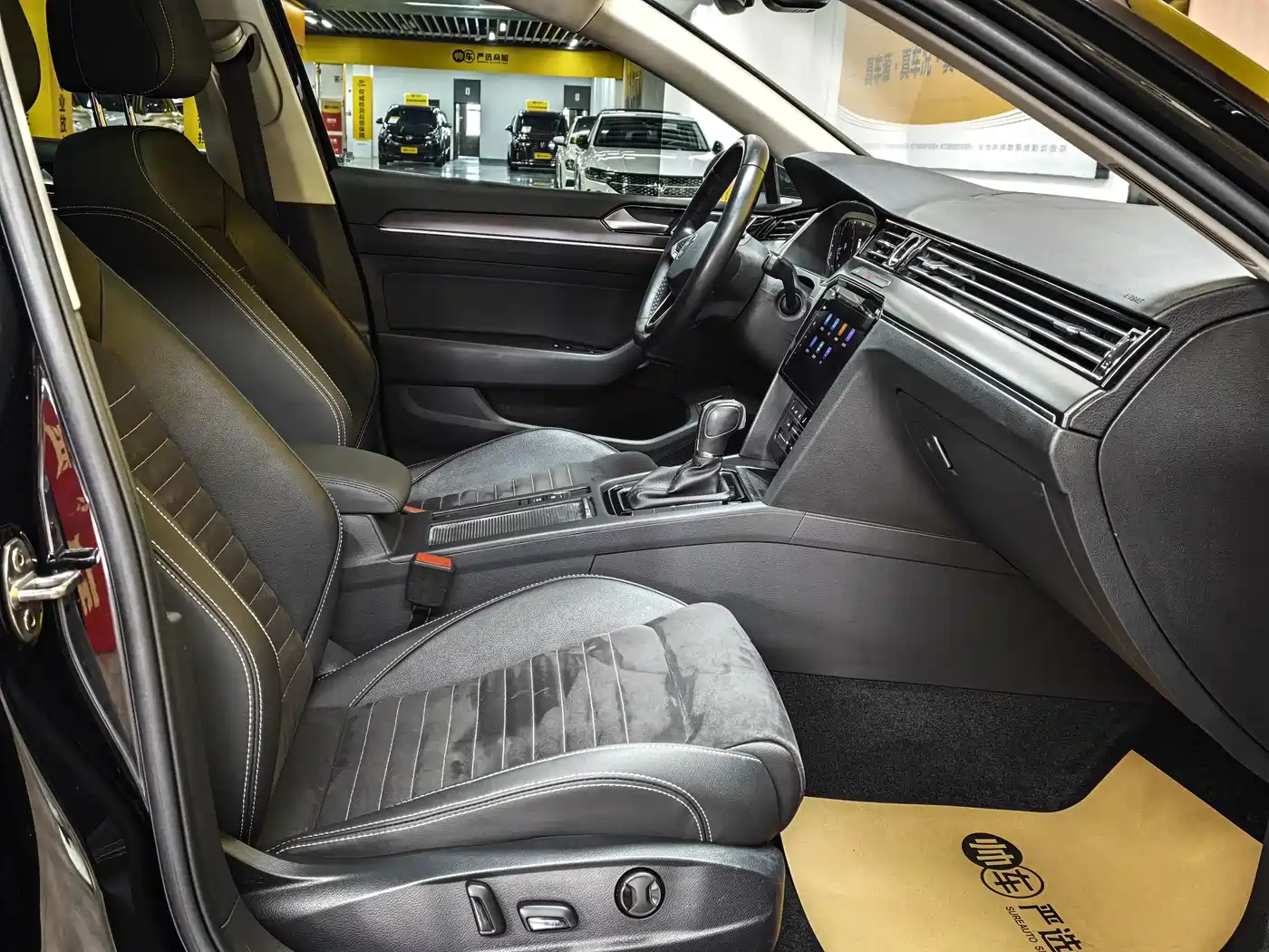Volkswagen Magotan 2020 330TSI DSG Luxury фото 11