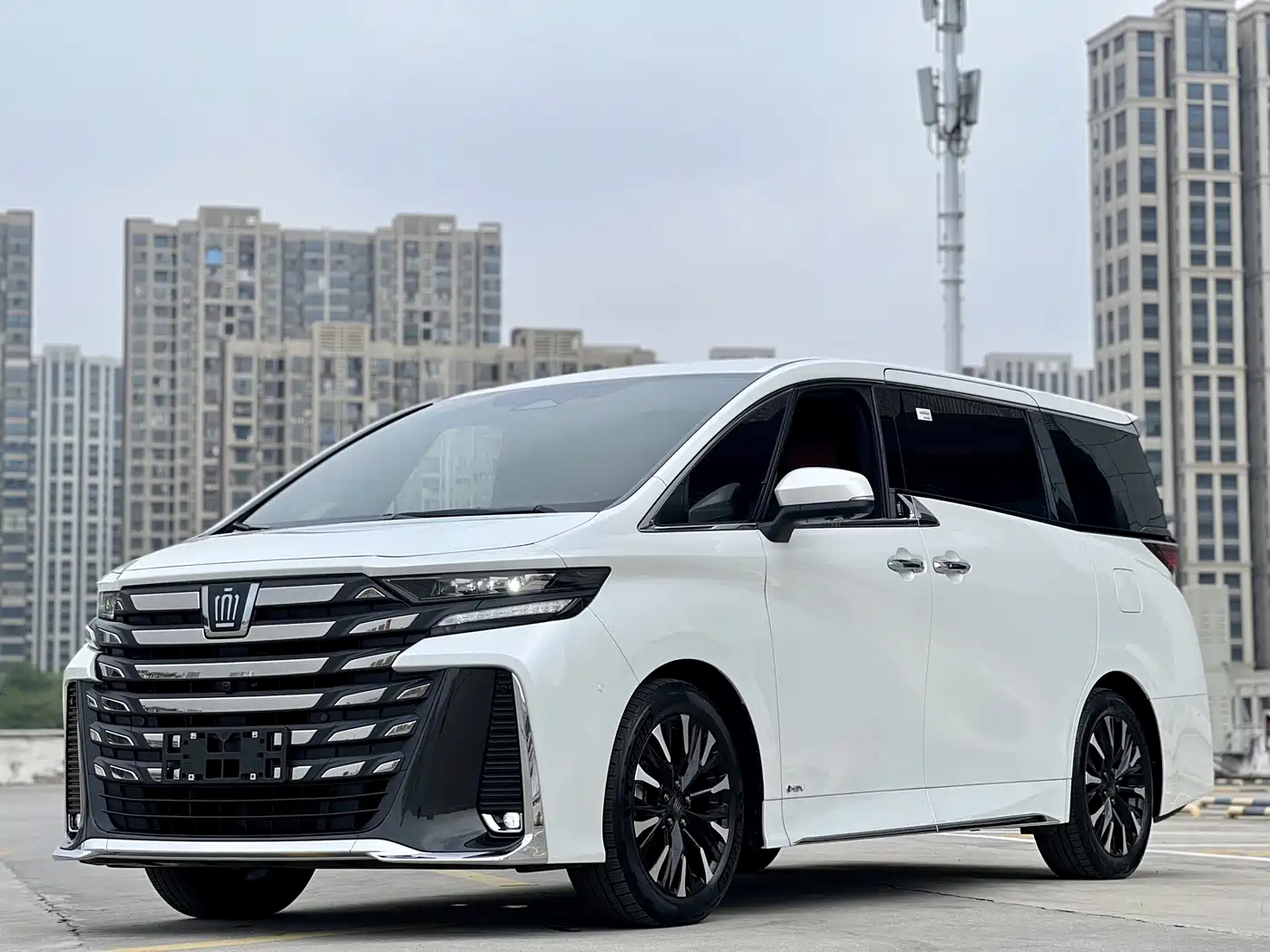 Toyota Vellfire 2025 2024 Crown Hybrid 2.5L Executive Premium Edition