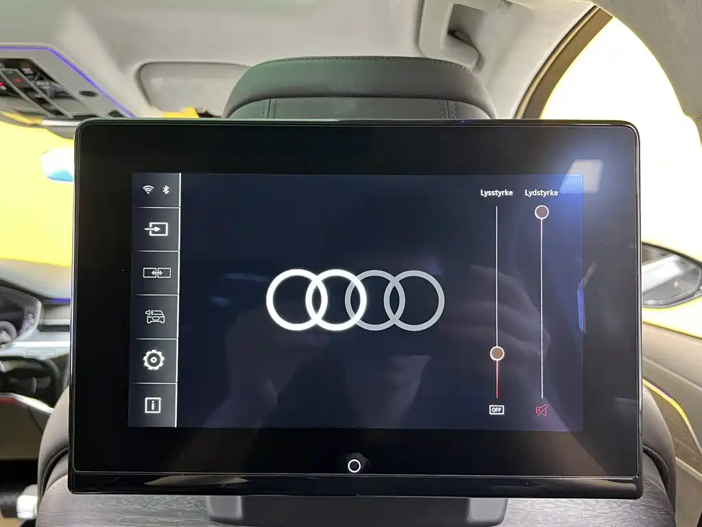 Фото 17 - Audi A8