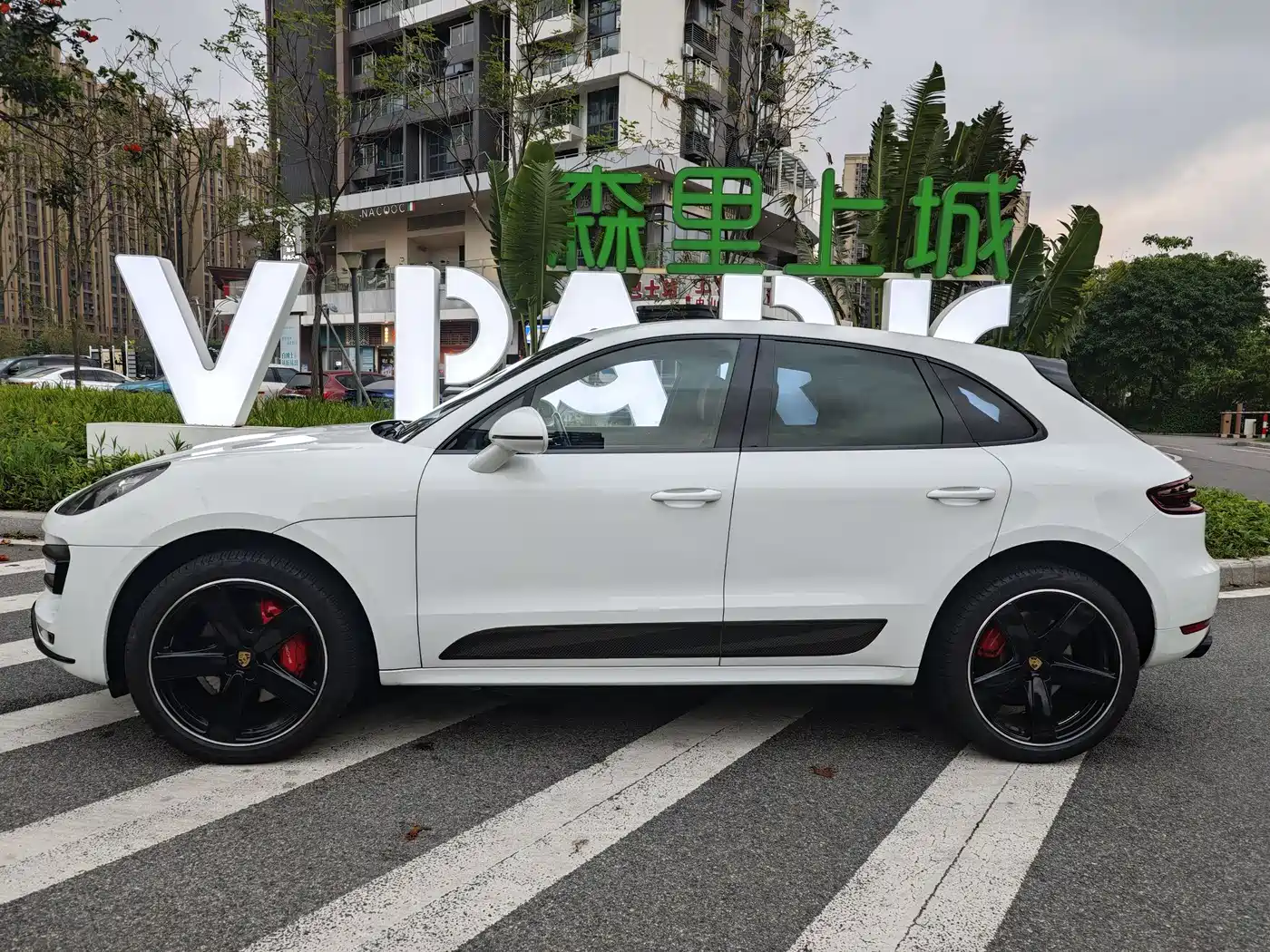 Porsche Macan 2016 Macan Turbo 3.6T фото 2