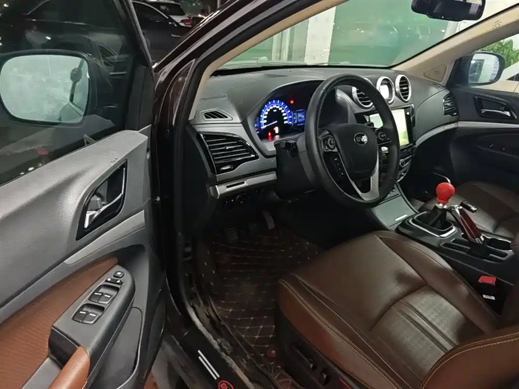 BYD S7 2016 1.5T Manual Premium Model фото 16