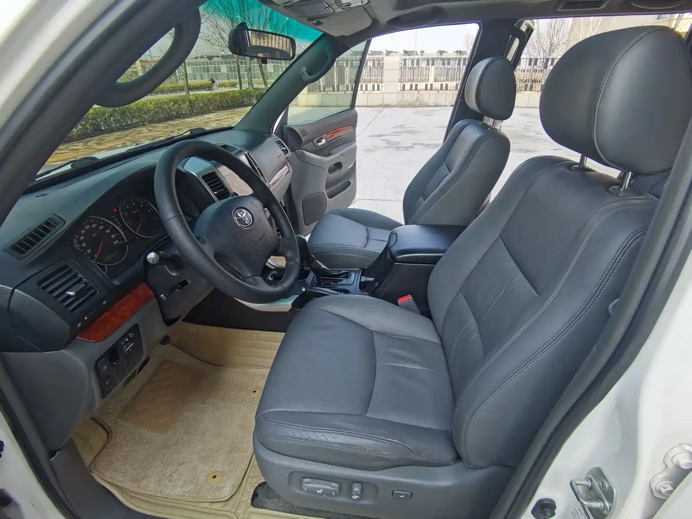 Toyota Prado 2010 4.0L Automatic VX фото 5