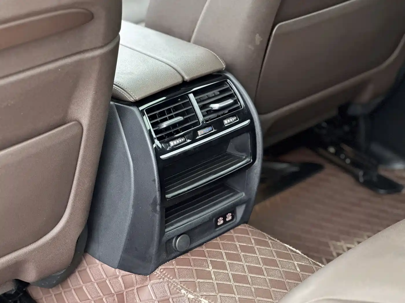 BMW 5 Series New Energy 2022 Facelift II 535Le Pioneer Edition M Sport Package фото 7