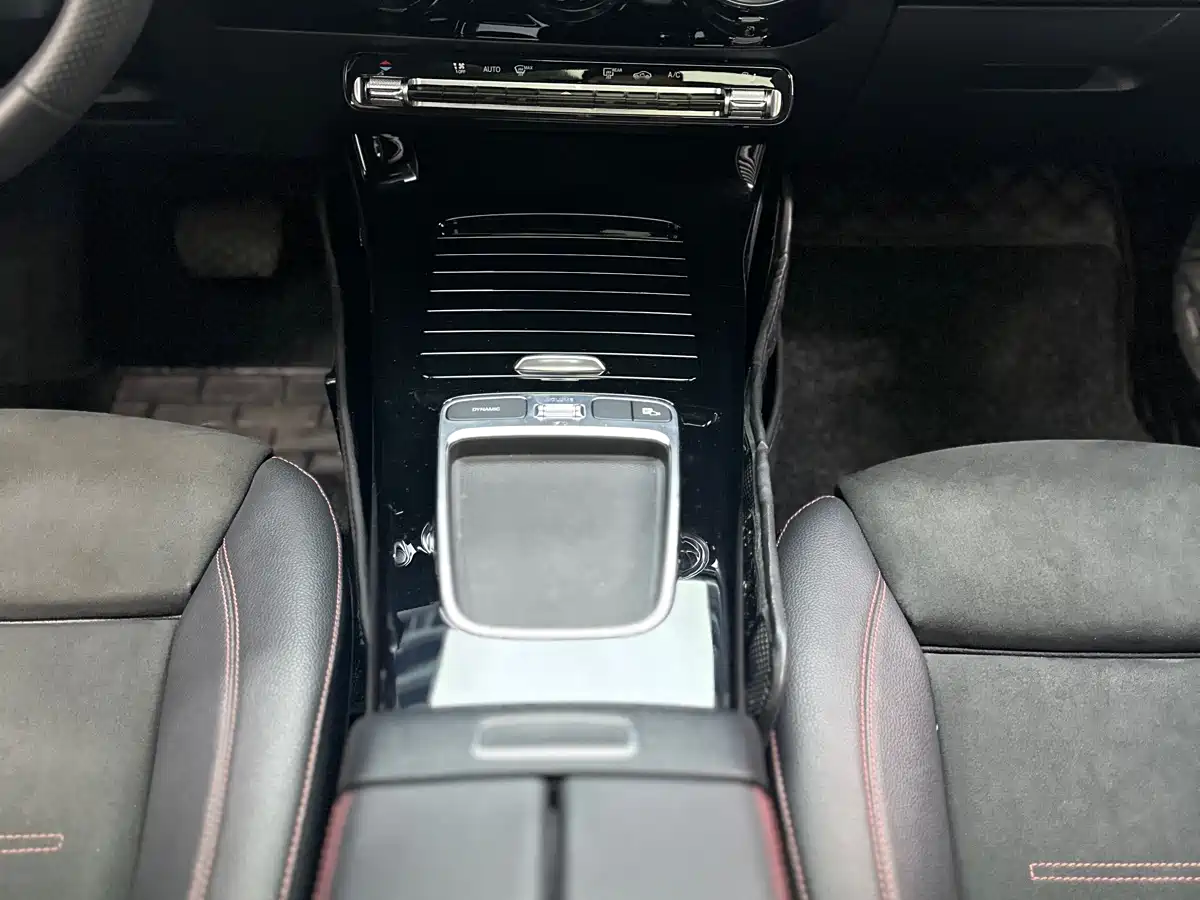 Mercedes-Benz A-Class 2025 A 200 L Fashion Edition фото 10