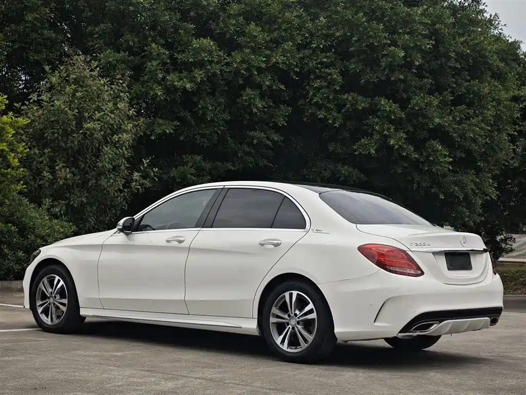 Mercedes-Benz C-Class 2015 Facelift C 200 L Sport фото 6