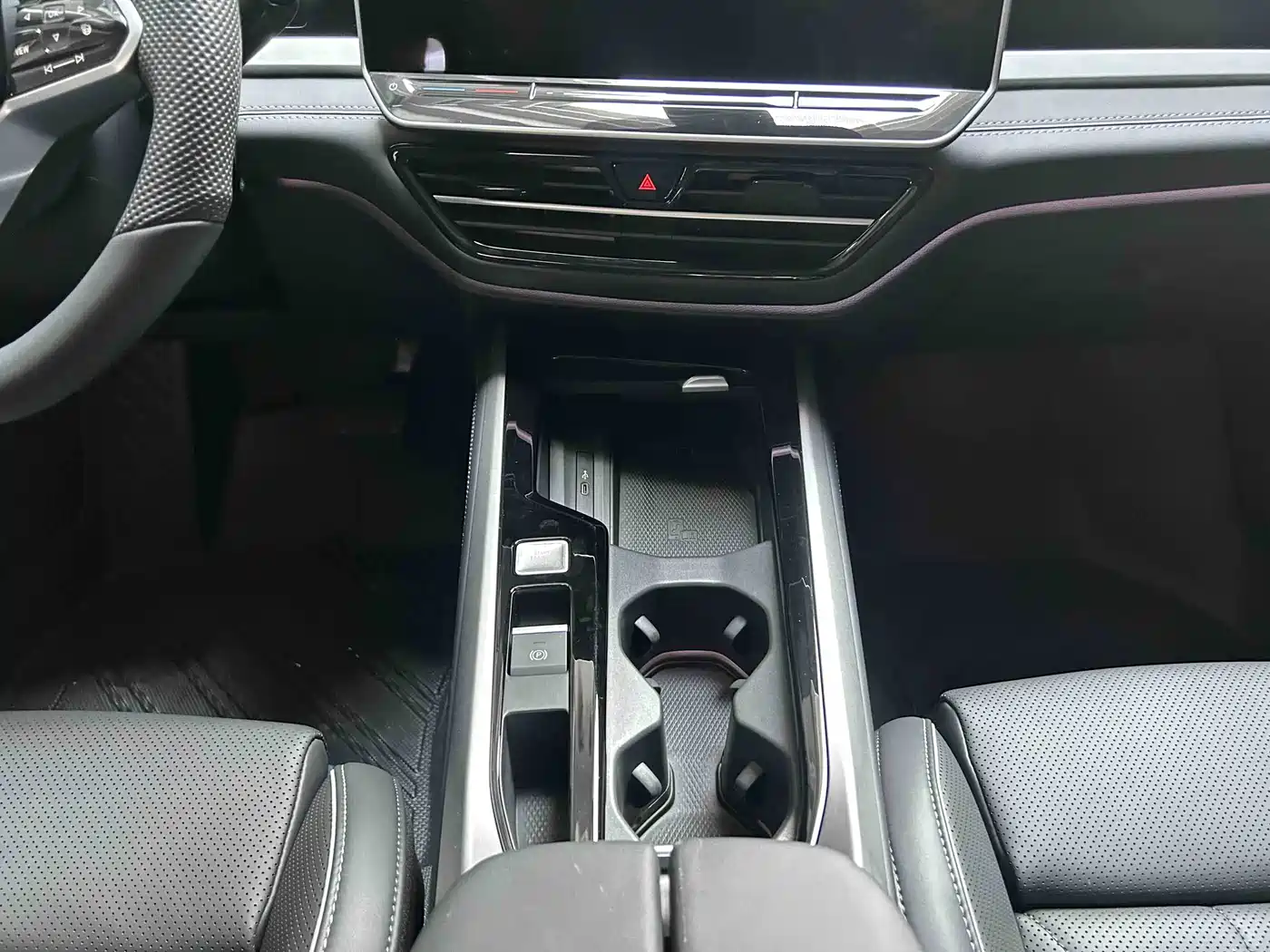 Volkswagen Passat 2026 2025 Pro 380TSI Dragon Fortune Edition