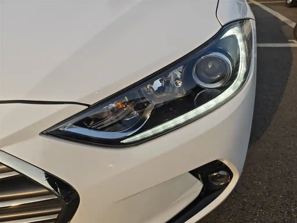Hyundai Elantra 2016 Model 1.6L Automatic Smart Elite фото 19