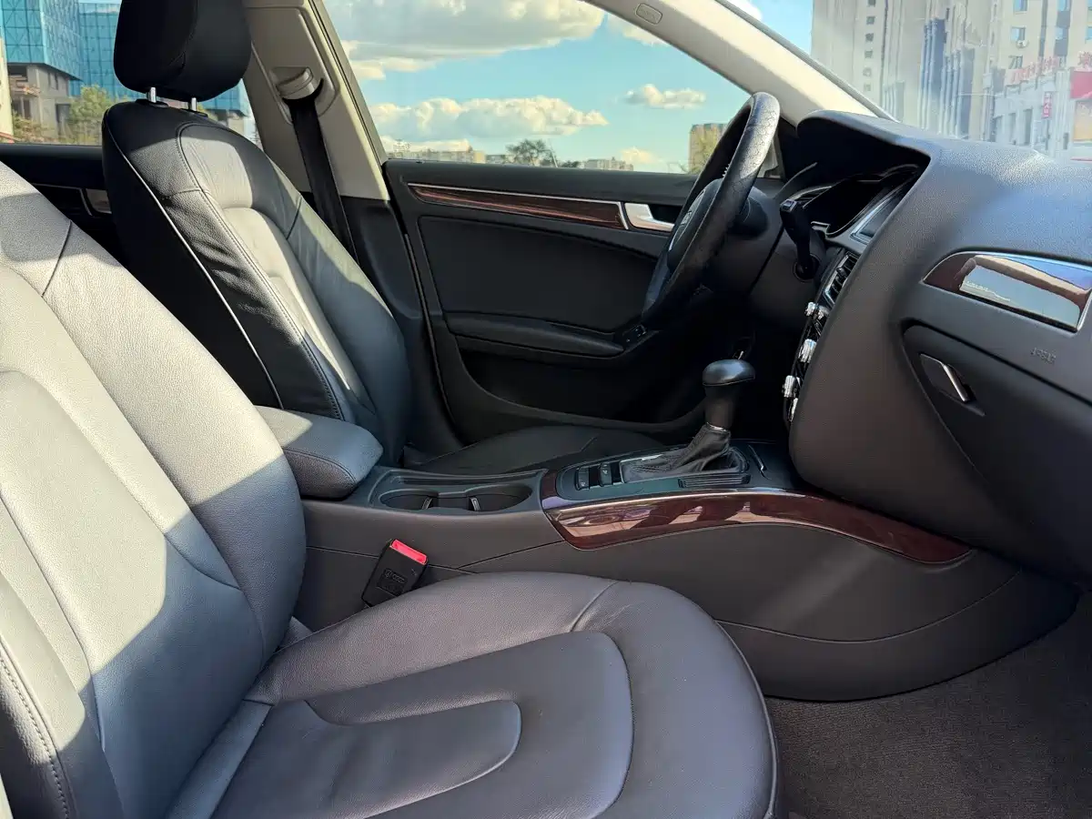 Фото 7 - Audi A4L