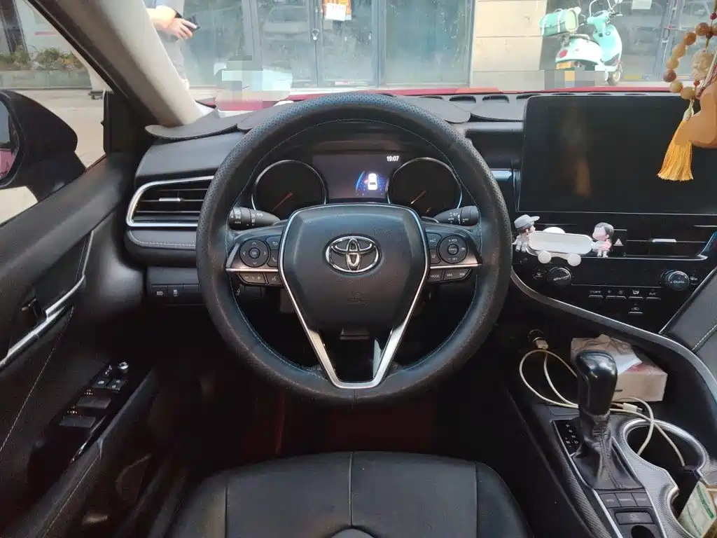 Фото 7 - Toyota Camry