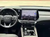 Photo 14 - Lexus RX