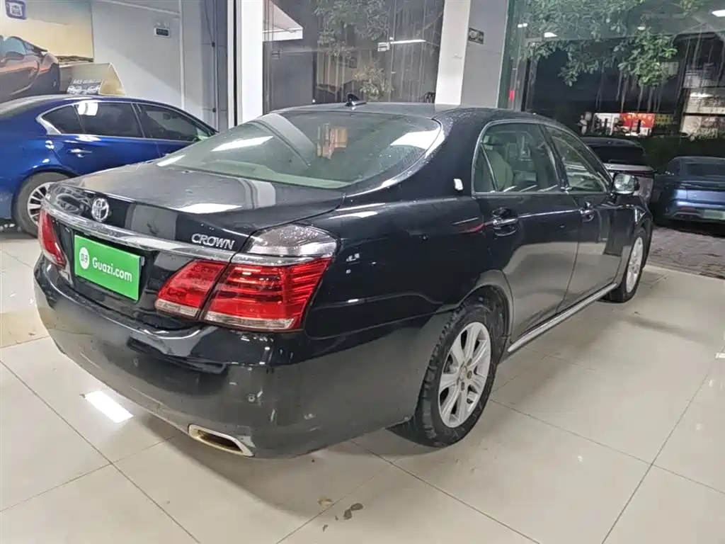 Toyota Crown 2012 3.0L Royal Saloon VIP фото 7