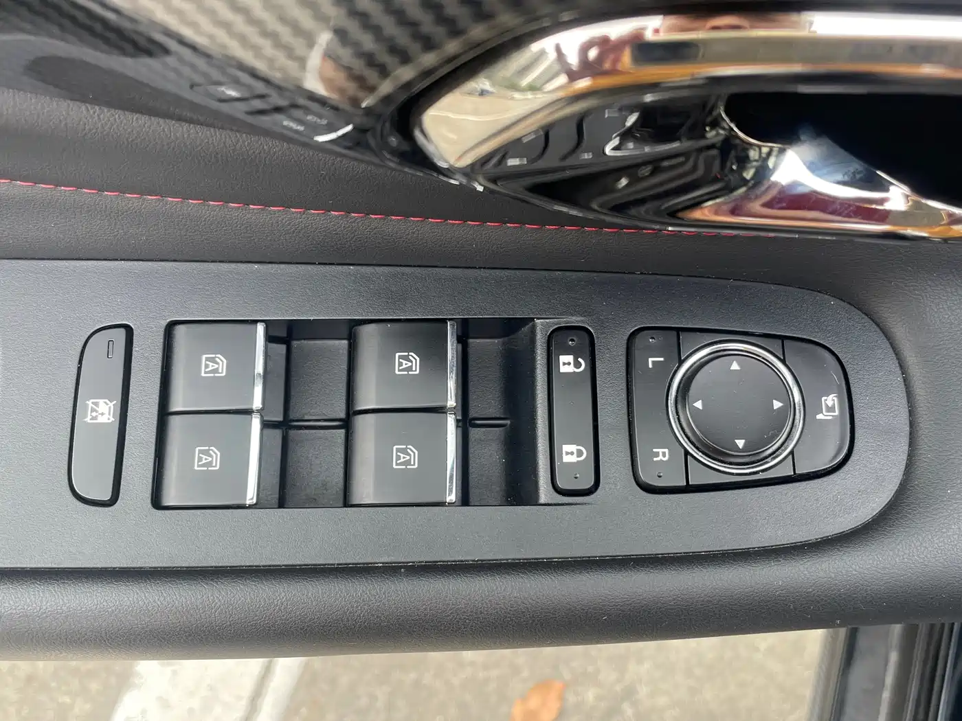 GAC Trumpchi Trumpchi Emkoo 2023 270T DCT J16 Edition фото 11