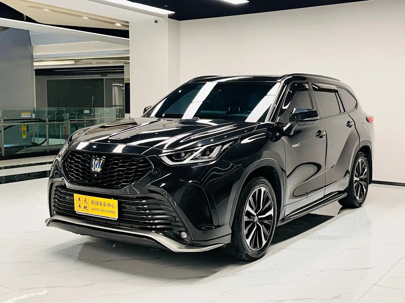 Toyota Crown Kluger 2021 2.5L HEV 4WD Premium фото 4