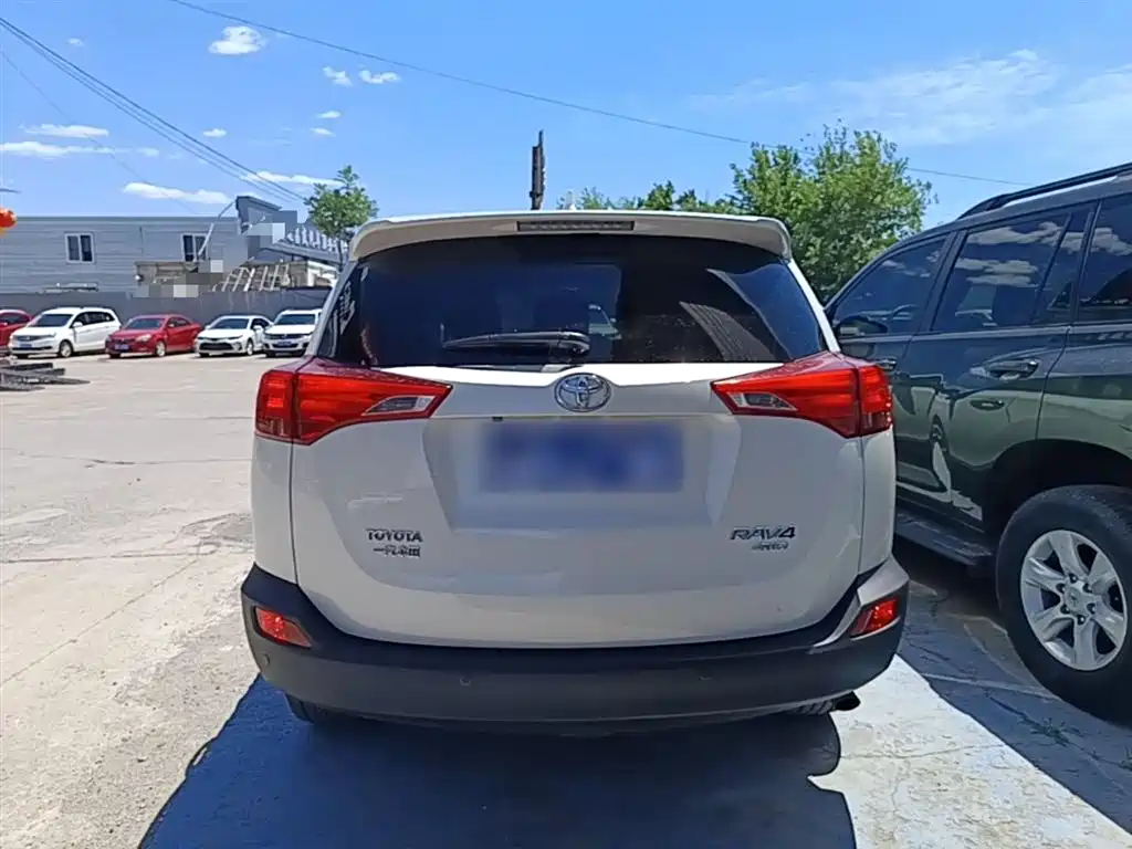 Toyota RAV4 Rongfang 2015 2.5L Automatic 4WD Elite Edition фото 4