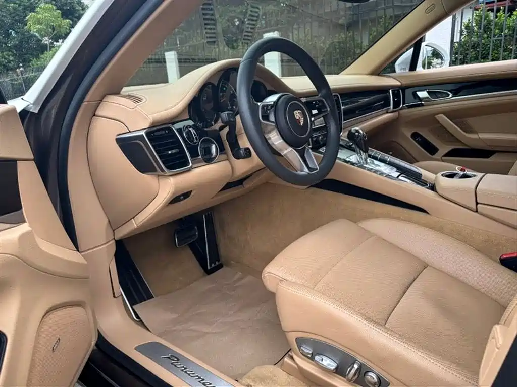 Porsche Panamera 2014 Panamera 4 3.0T фото 3