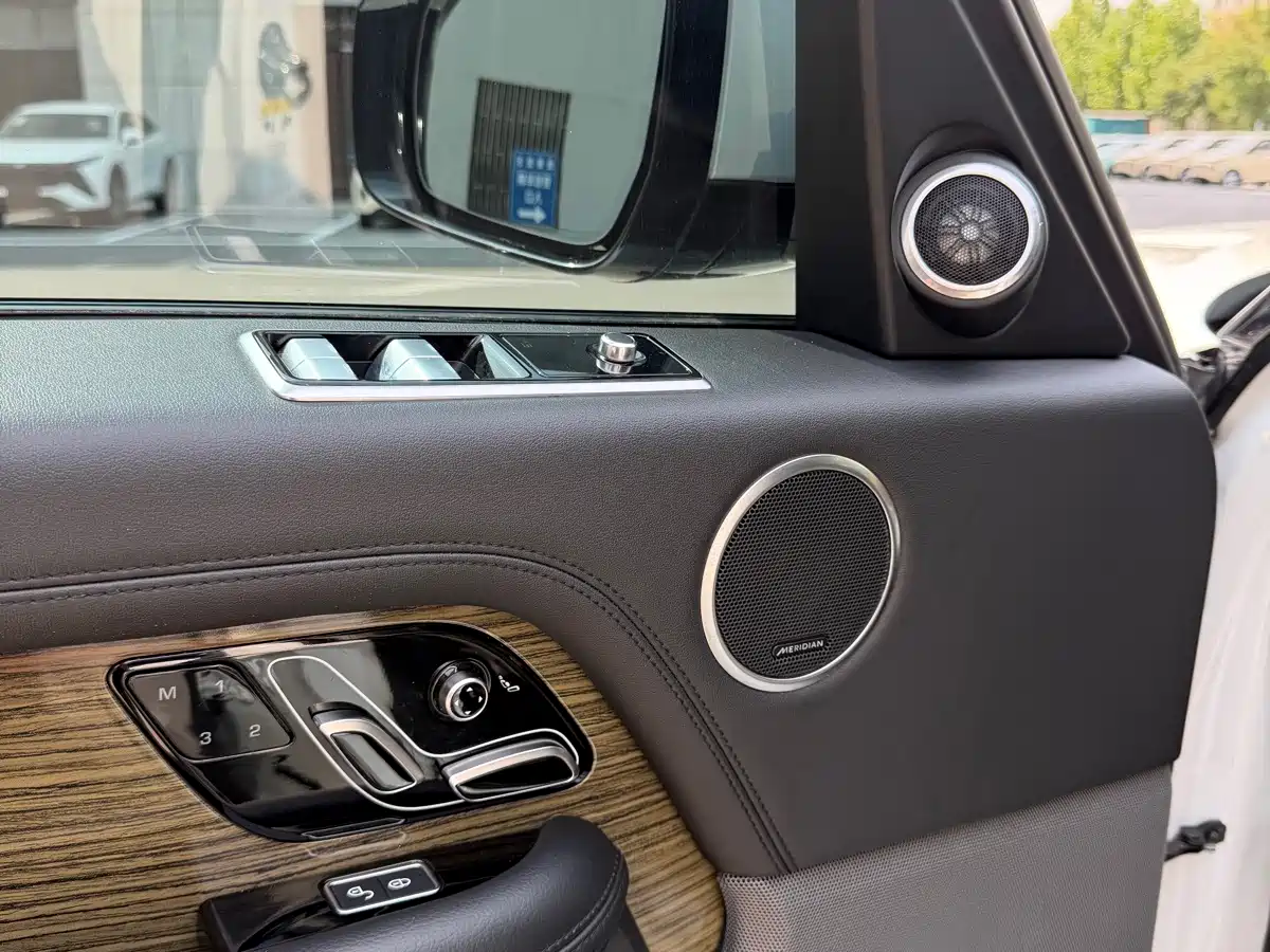 Фото 8 - Land Rover Range Rover