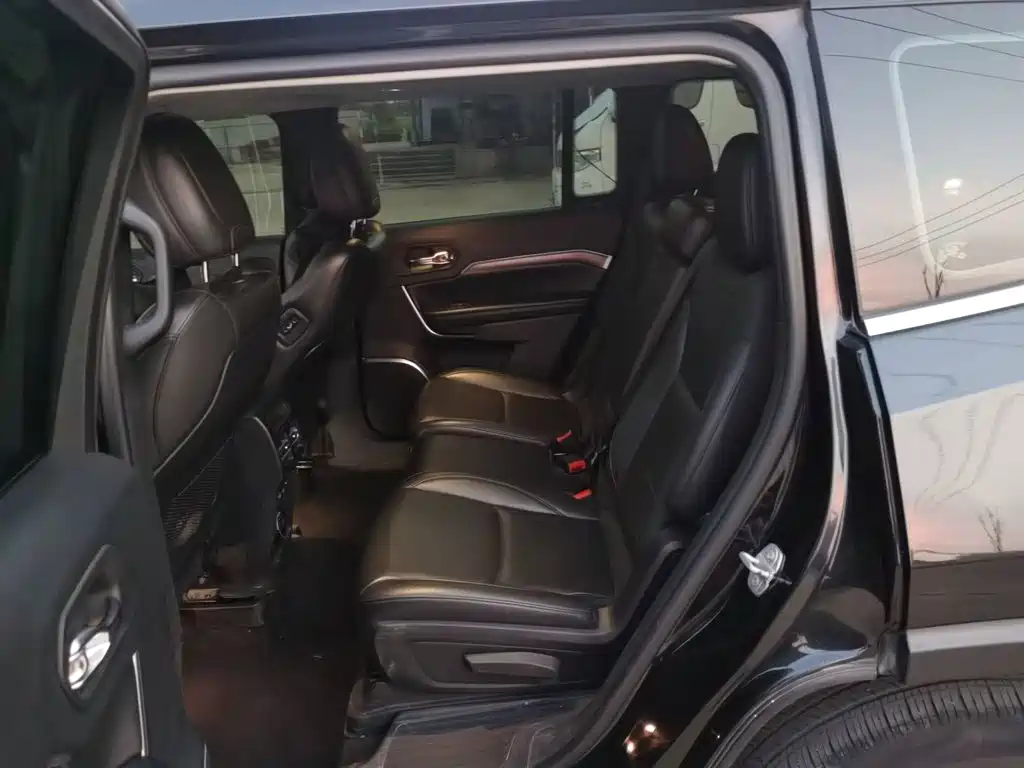 Jeep Commander 2018 2018 2.0T 4WD Ultimate Version China V