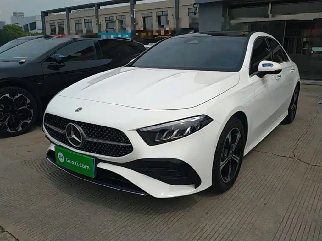 Mercedes-Benz A-Class 2024 Facelift A 200 L Fashion фото 2