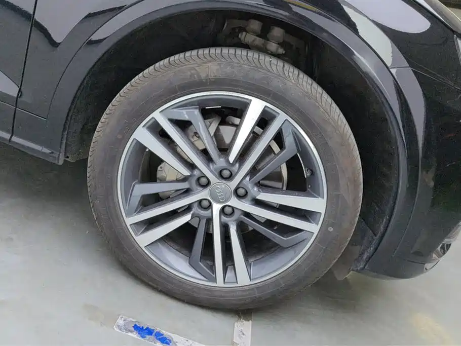 Audi Q5L 2020 Facelift 40 TFSI Honor Fashion фото 6