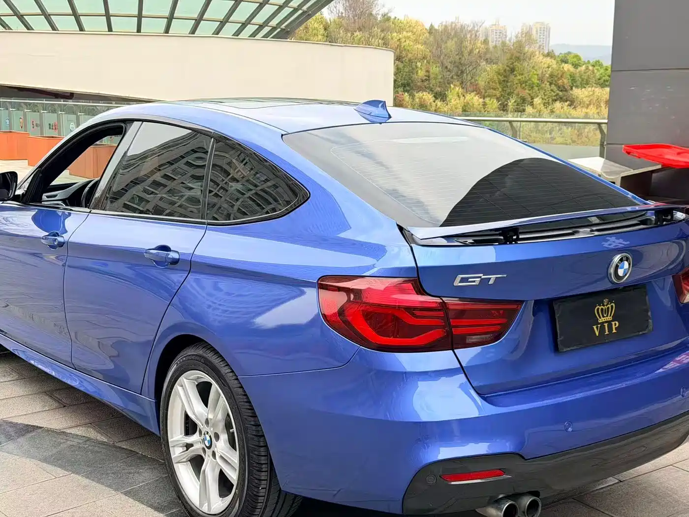 BMW 3 Series GT 2018 320i Fashion фото 26