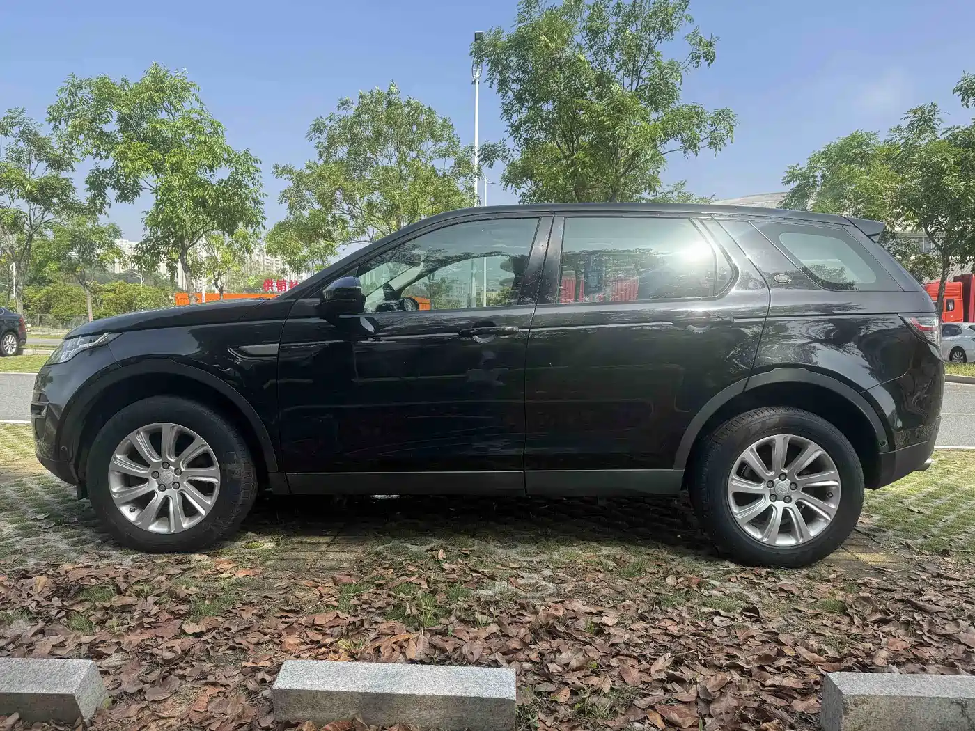 Land Rover Discovery Sport 2018 240PS PURE Edition фото 9