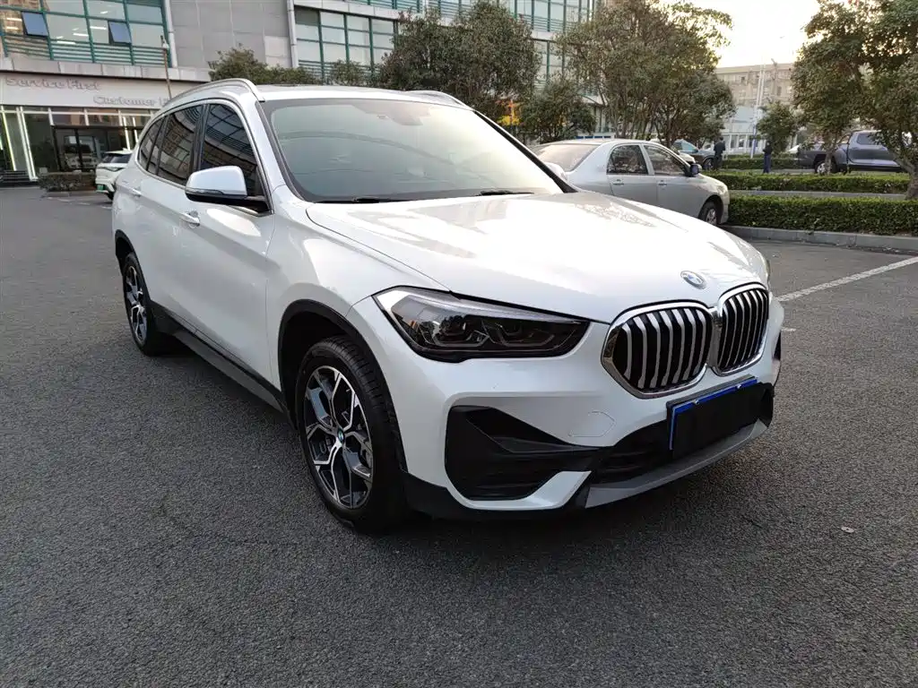 BMW X1 2022 sDrive25Li Leading фото 3