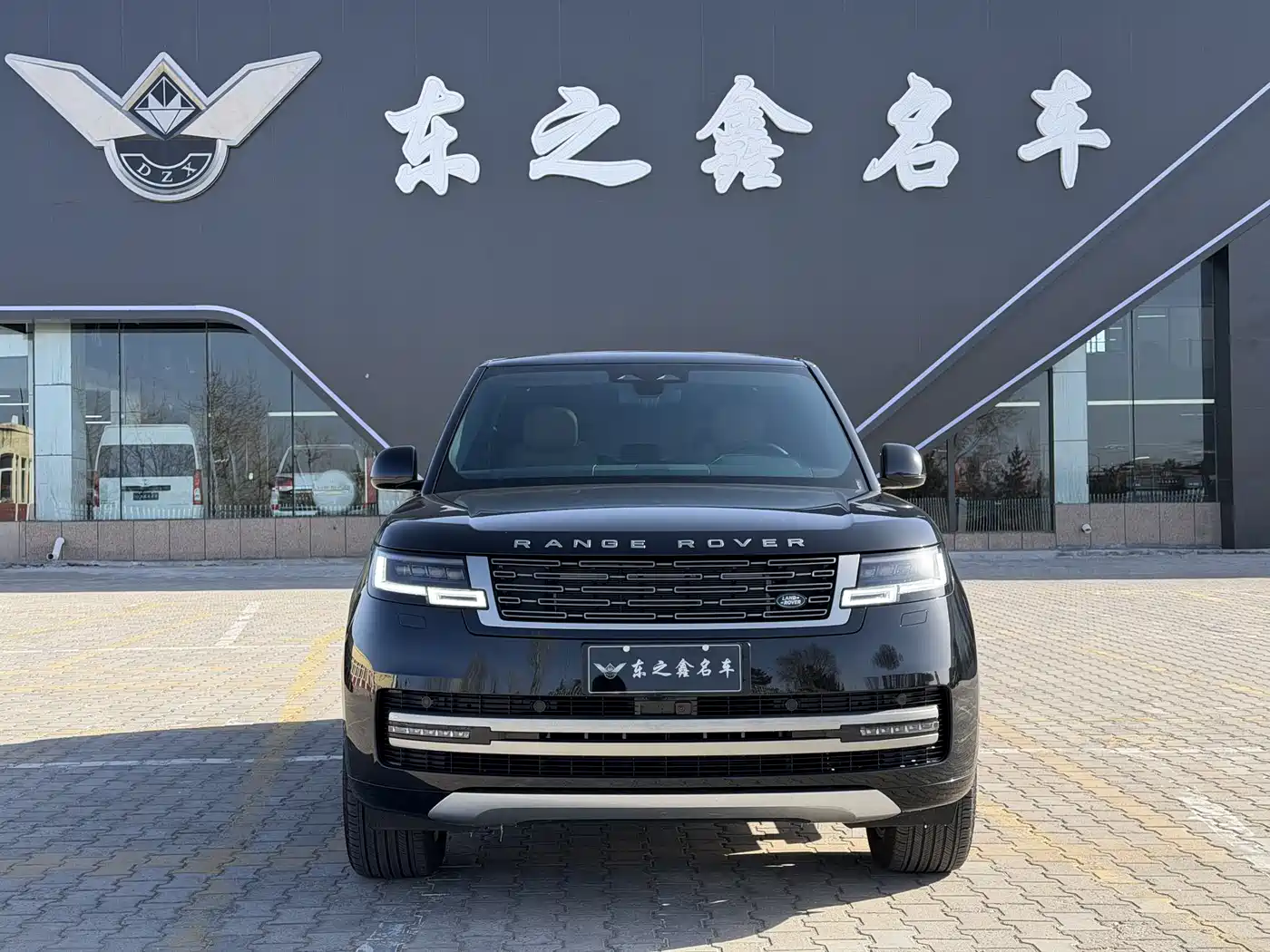 Land Rover Range Rover 2025 3.0 L6 400PS Flourishing Era Extended Wheelbase фото 2