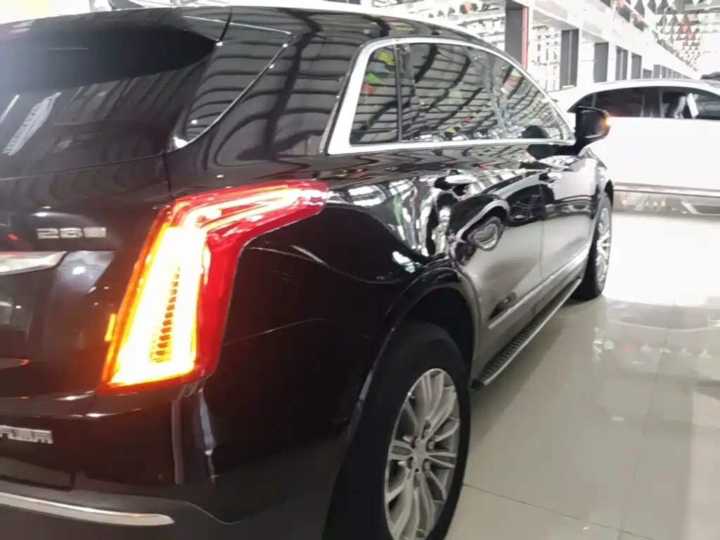 Cadillac XT5 2017 2016 25T Luxury Model