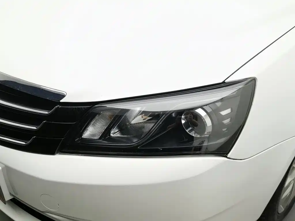 Фото 7 - Geely Emgrand