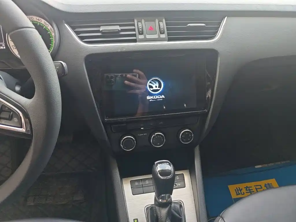 Фото 13 - Škoda Octavia