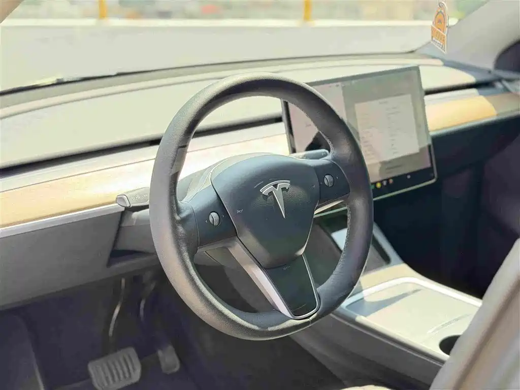 Фото 12 - Tesla Model Y