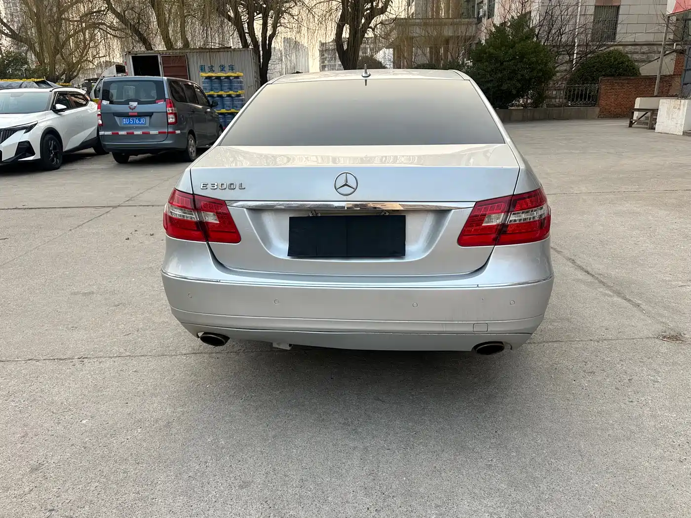 Mercedes-Benz E-Class 2013 E 300 L Fashion фото 5