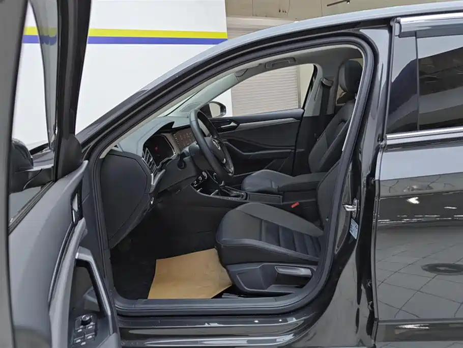 Volkswagen Sagitar 2021 280TSI DSG Surpassing Edition фото 9