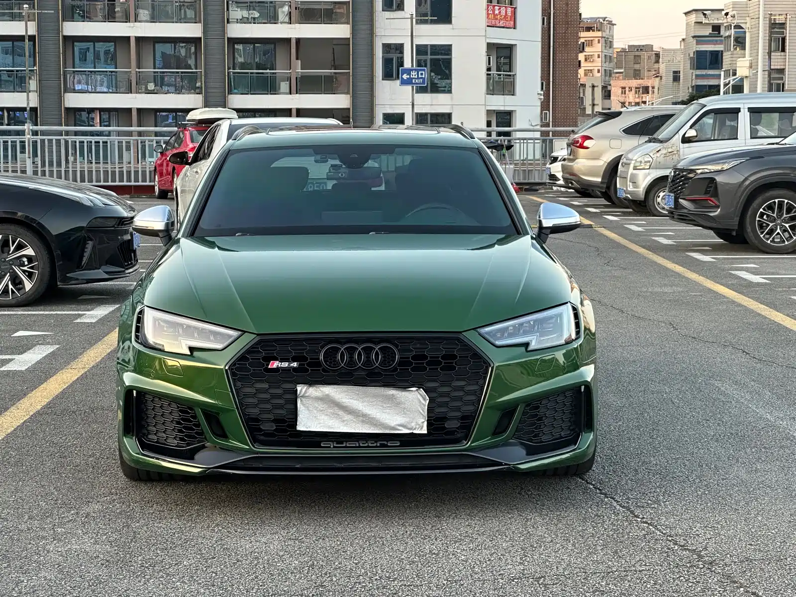 صورة 2 - Audi RS 4