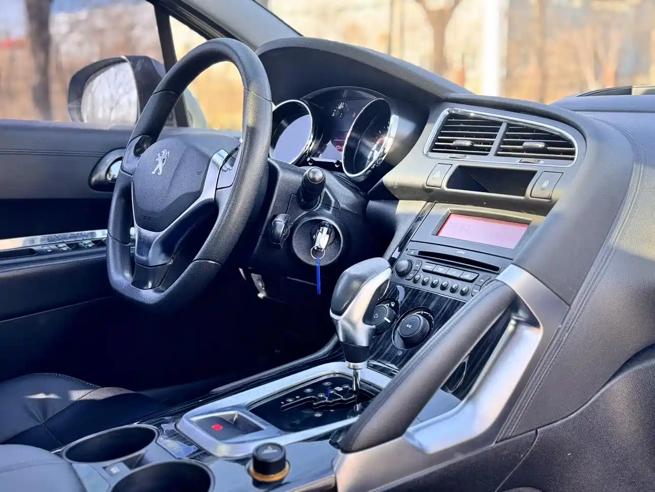 Peugeot 3008 2015 2.0L Automatic Classic Edition фото 24