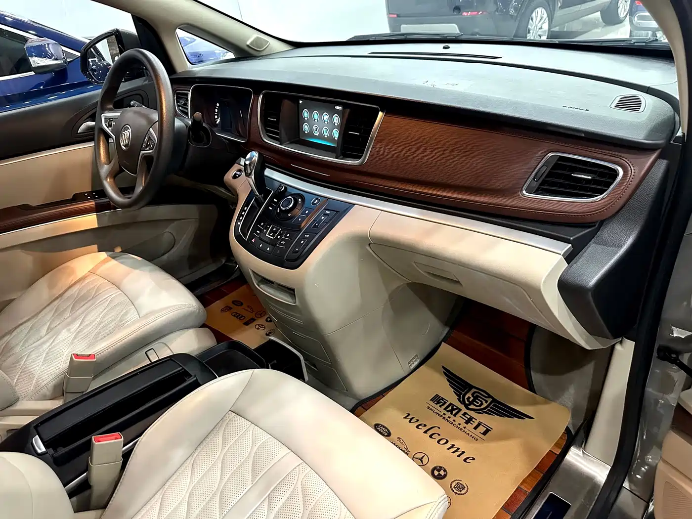 Buick GL8 2018 28T Comfort China VI фото 14