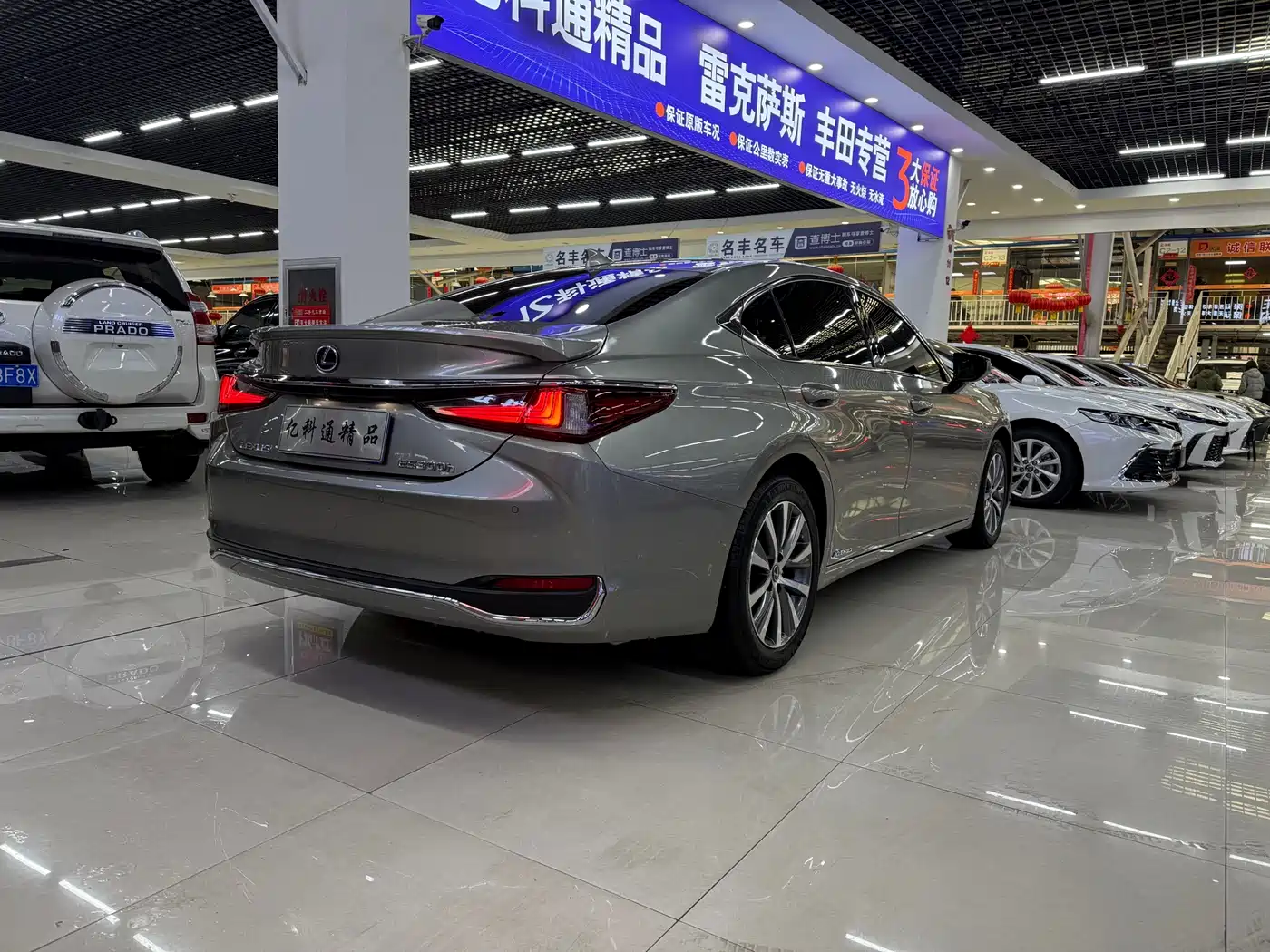 Lexus ES 2020 Model 300h Excellence Edition фото 5