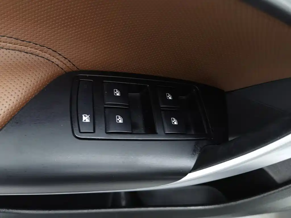 صورة 9 - Buick Regal