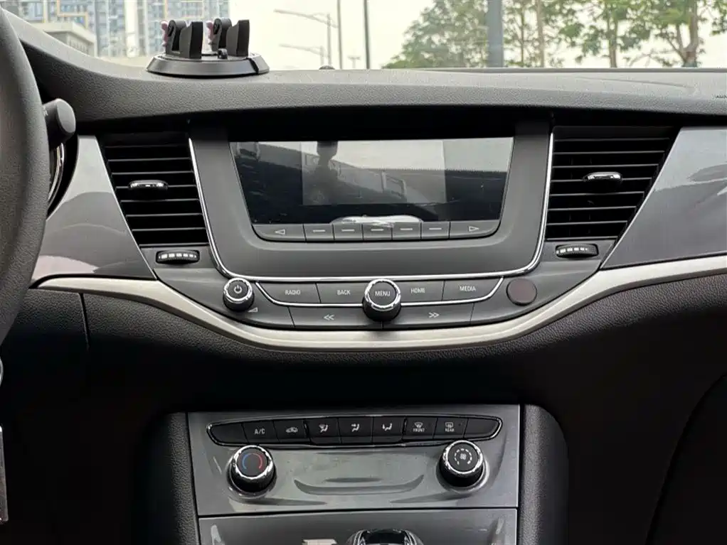 Buick Verano 2016 Hatchback 15S Auto Progressive фото 18