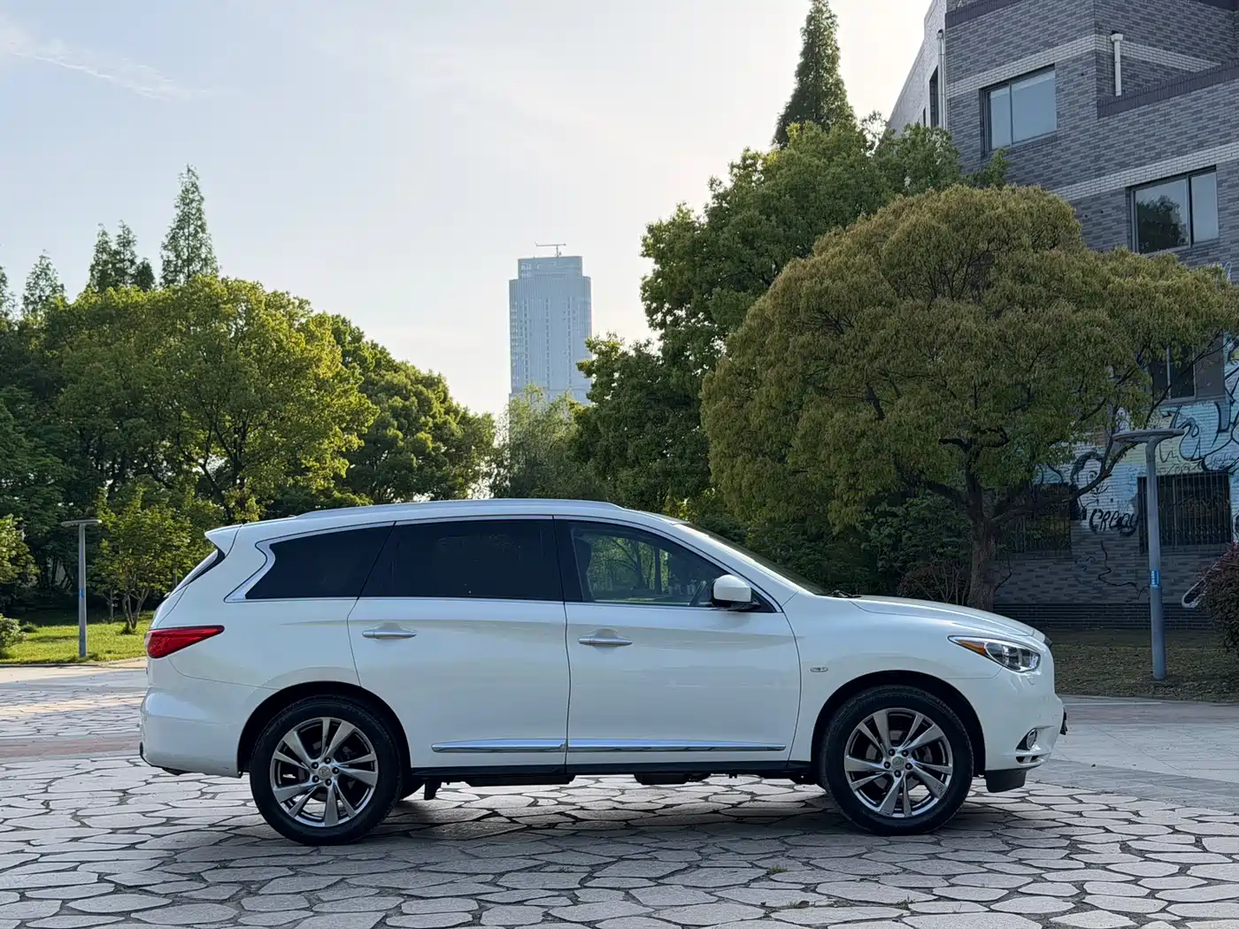 Infiniti JX 2013 JX35 AWD All-Round Edition фото 12