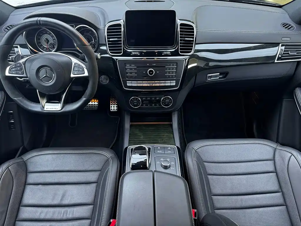 Mercedes-Benz GLS AMG 2017 AMG GLS 63 4MATIC фото 16