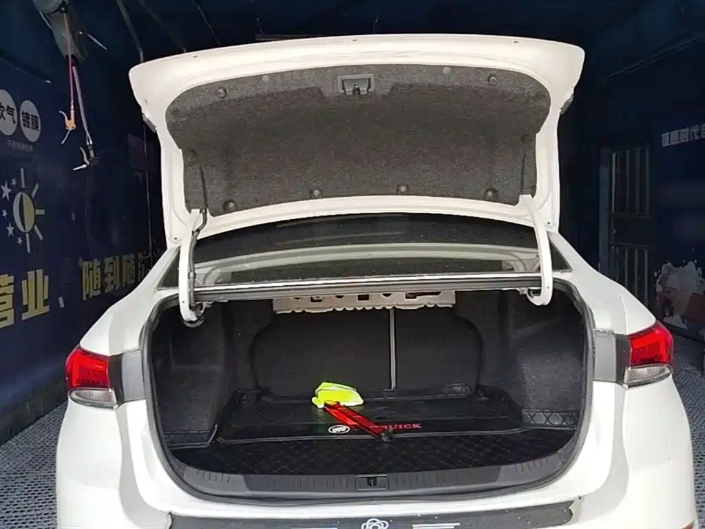 Buick Excelle 2019 15T DCT Connected Elite (China V) фото 19