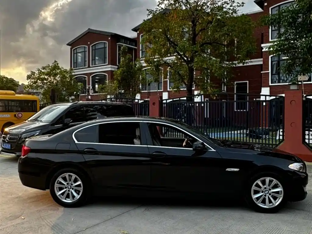 BMW 5 Series 2012 520Li Elegance фото 9