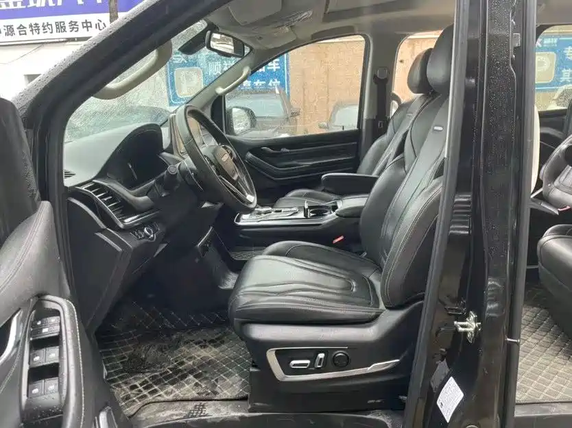 SAIC Maxus Maxus G20 2023 PLUS 2.0T Gasoline Automatic Luxury Edition фото 4